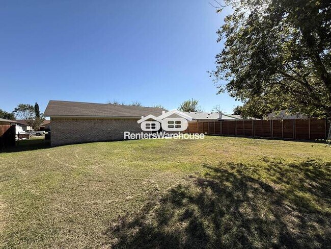 Building Photo - $500 Off Rent MOVE IN SPECIAL!!! Beautiful 4 bedroom Home In Garland!!
