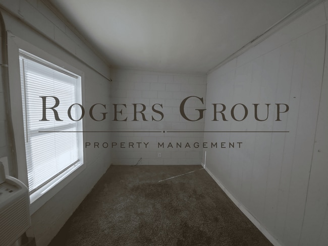 Building Photo - 725 Epsom Rd