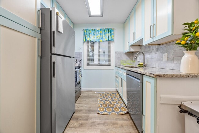 Building Photo - 3015 Old Bryan Dr