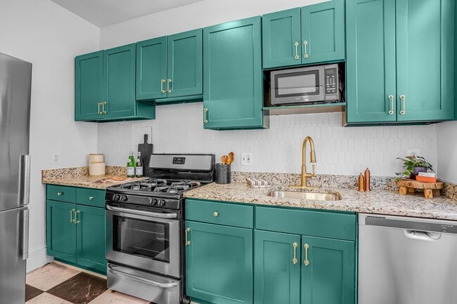 Building Photo - Mt. Pleasant Condo | 2 Bed | 2 Bath | 1,250 Sf