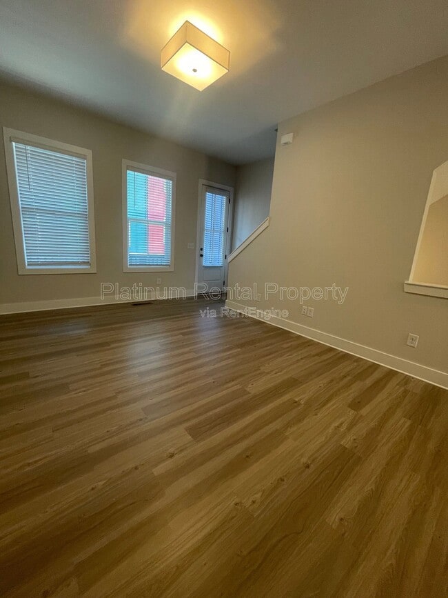 Building Photo - 146 Color Cir