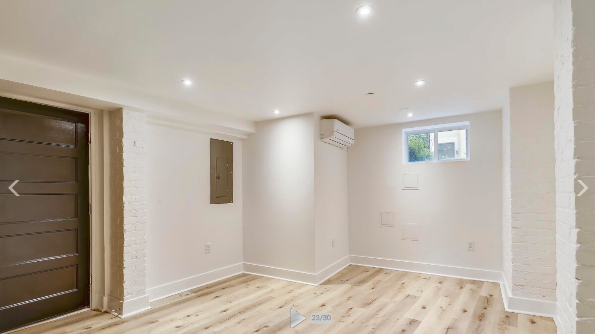 Building Photo - 1855 Mintwood Pl NW