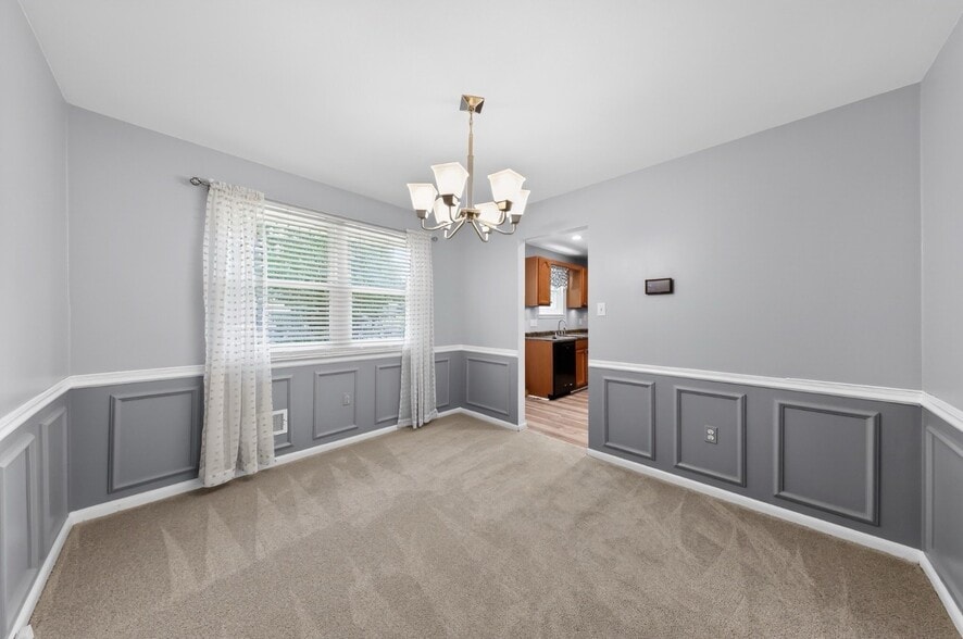 Building Photo - 31 N Skyward Dr
