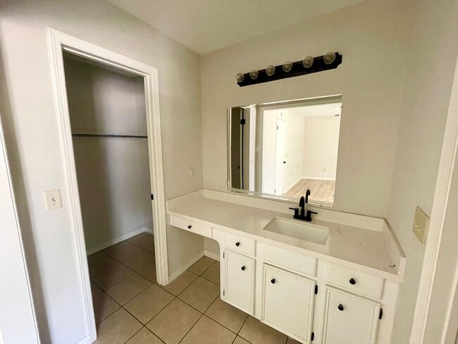 Building Photo - 3/2 for Rent in Flowood!