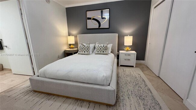 Building Photo - 1830 S Ocean Dr