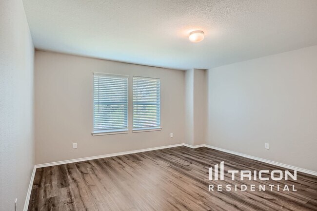 Building Photo - 2328 N Amber Ruse Ct