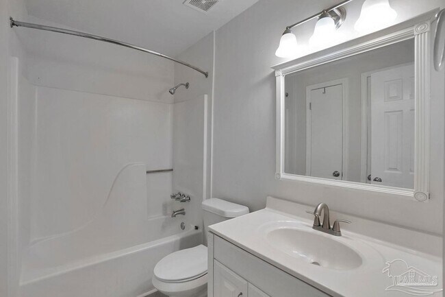 Building Photo - 10601 Silver Creek Dr