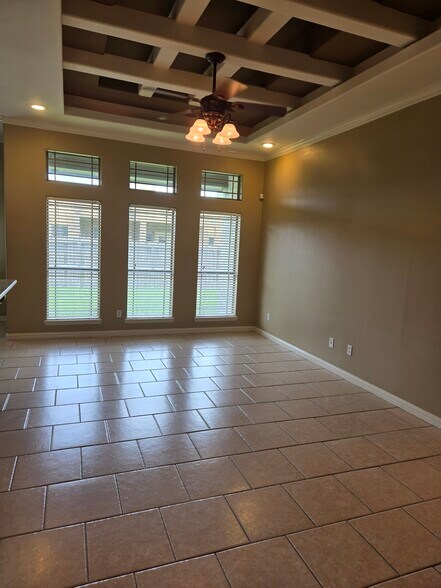Building Photo - 3711 Timberwood Dr