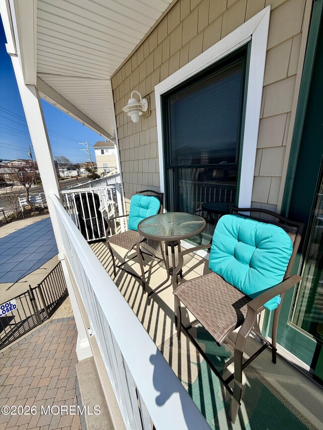 Building Photo - 1810 Central Ave