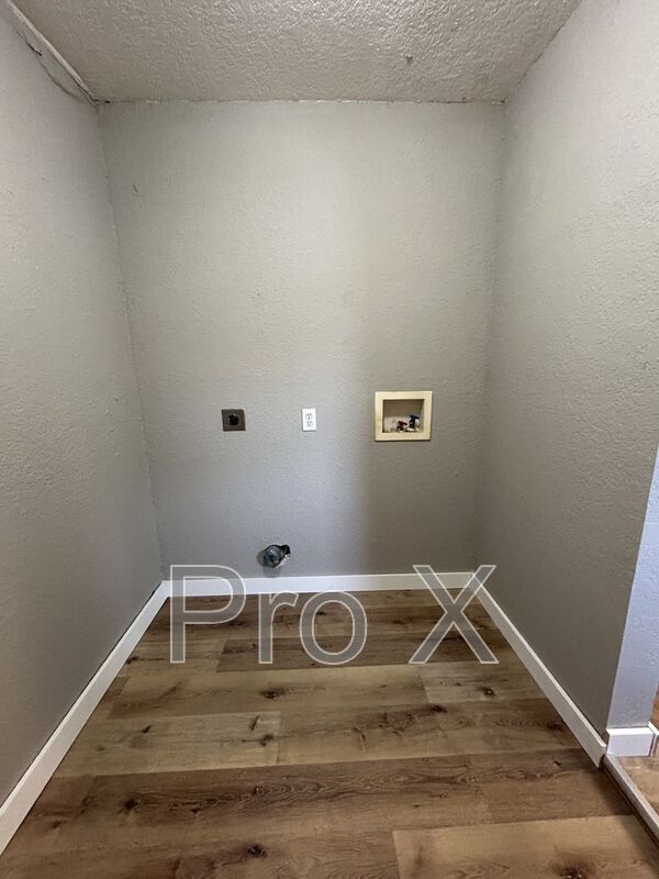 Building Photo - 205 E Kansas St