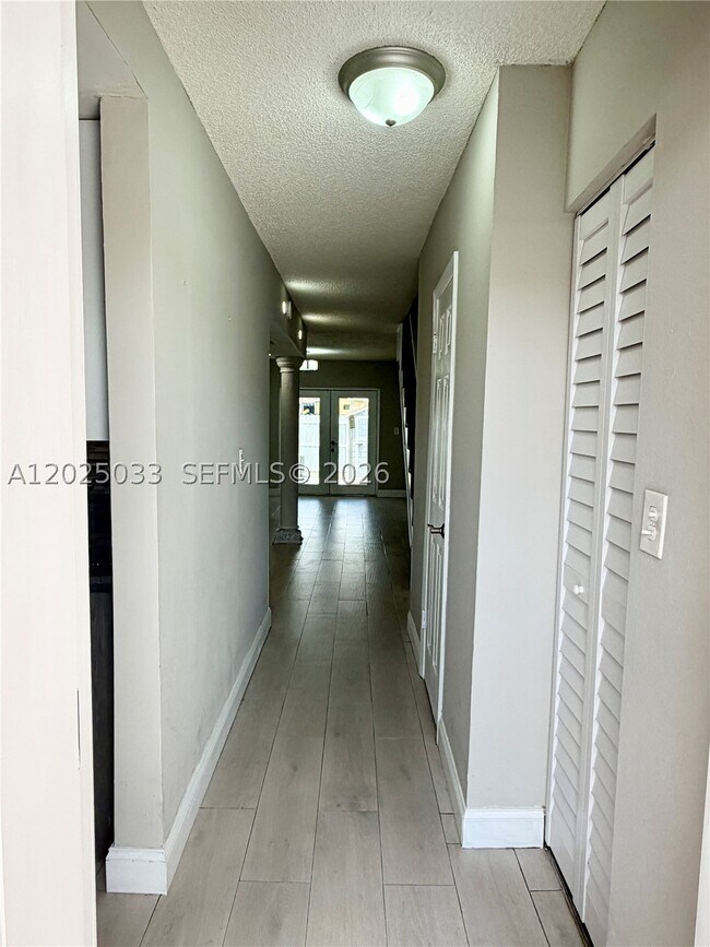 Building Photo - 1705 W 57th St