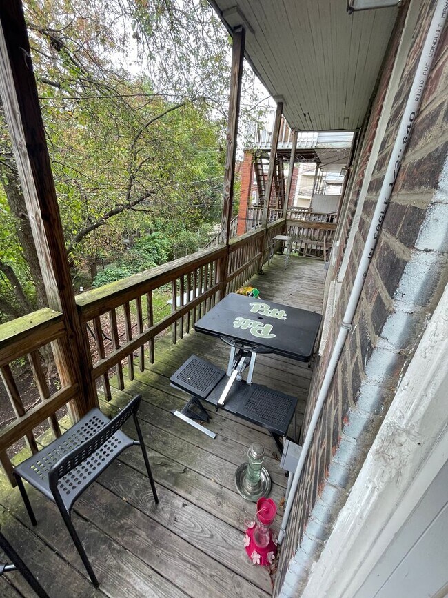 Building Photo - 27 Welsford St