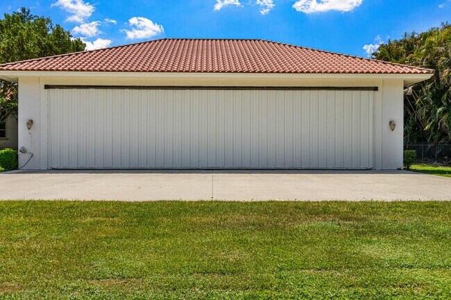 Building Photo - 15465 Take Off Pl