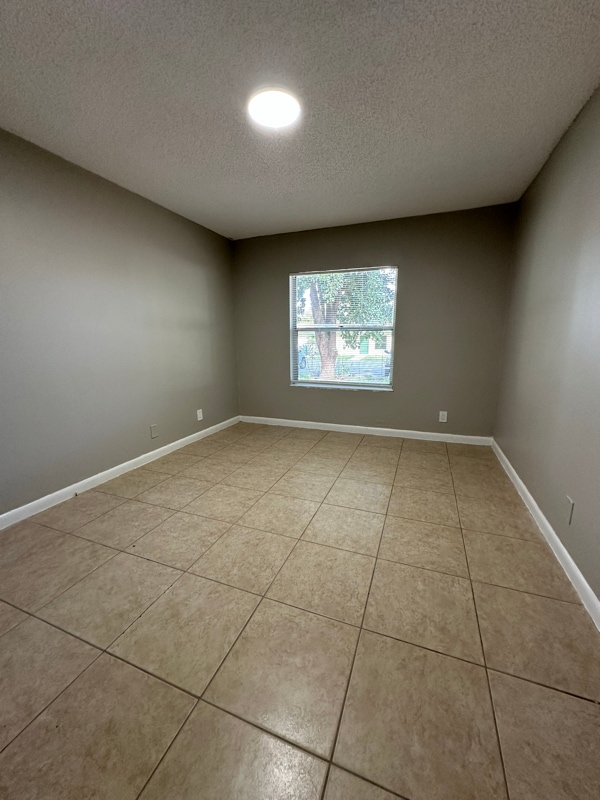 Building Photo - 4833 Serafica Dr