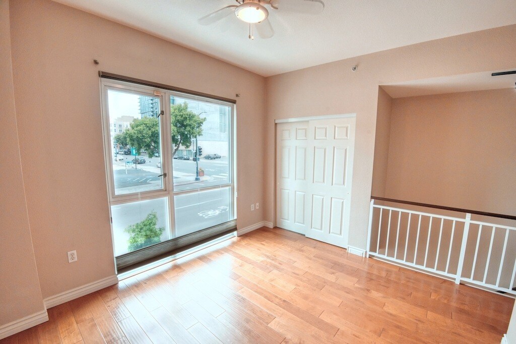 Building Photo - 1240 India St