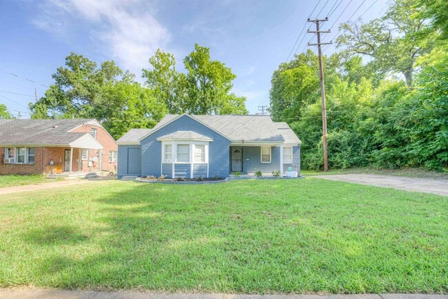 Building Photo - 1778 Edward Ave