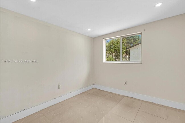 Building Photo - 921 NW 110th St