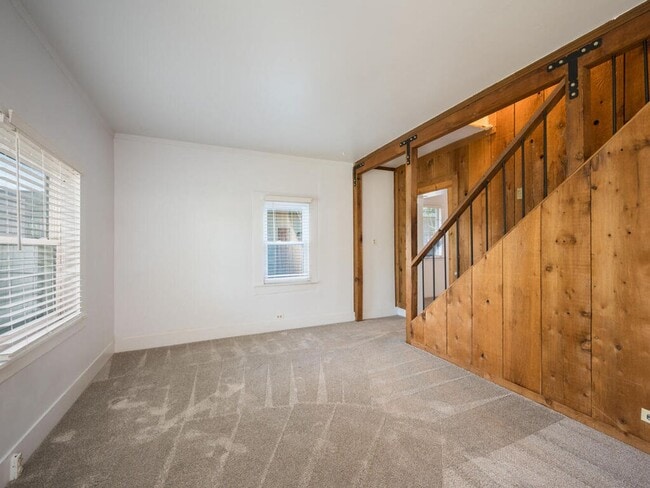 Building Photo - Cute, classic 3/2 home- westside Paso Robles
