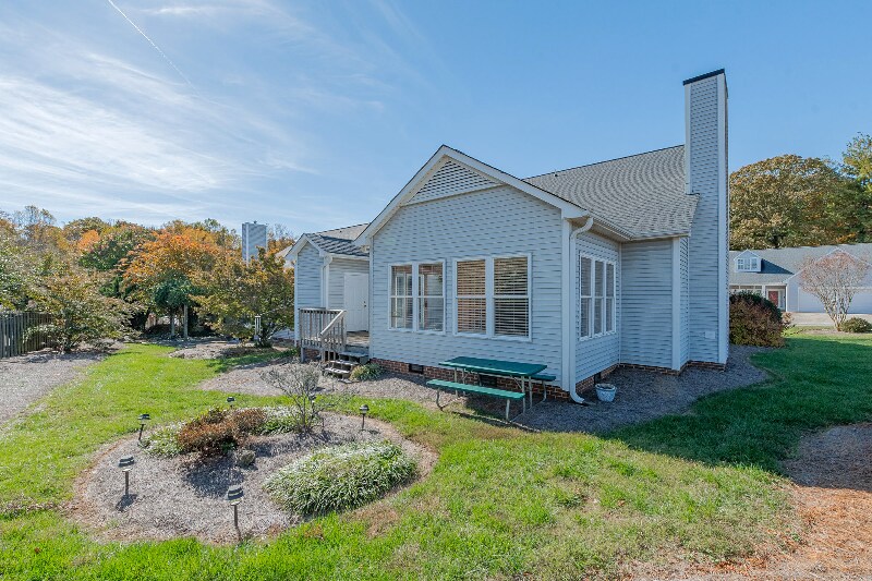 Building Photo - 101 St Charles Ct