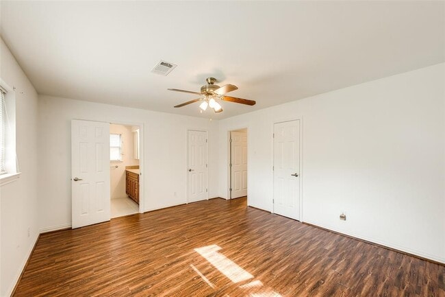 Building Photo - 6310 Ash Oak Dr