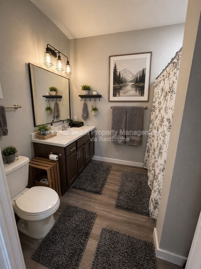 Building Photo - 600 8th St S