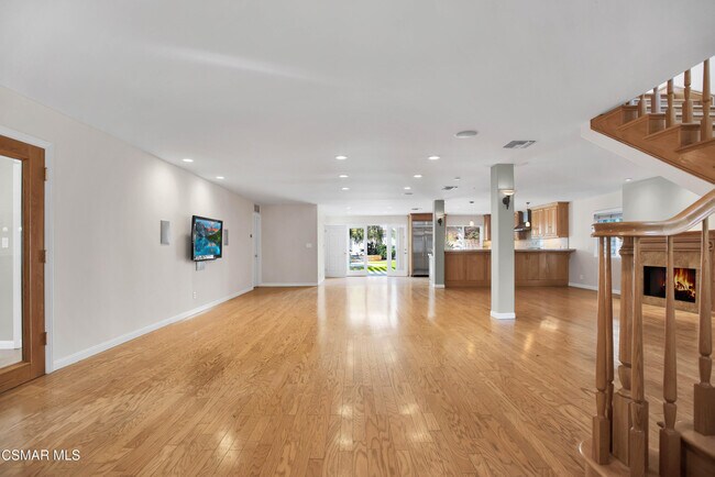 Building Photo - 4539 Mammoth Ave