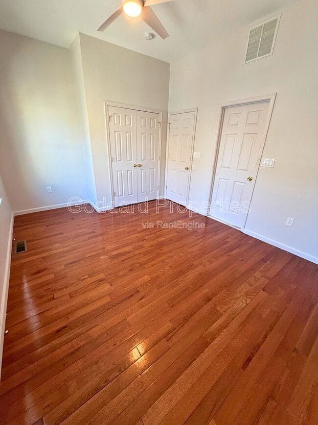 Building Photo - 12 E 22nd St