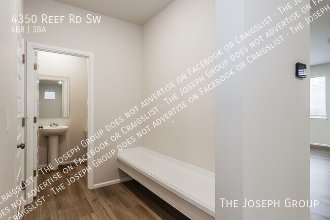 Building Photo - 4350 Reef Rd SW