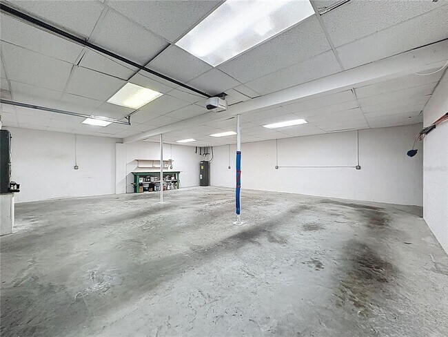 Building Photo - 6846 Lake View Dr