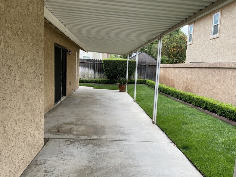 Building Photo - 4704 Penrose Ave
