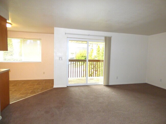 Building Photo - Rent Special: April's Rent FREE!! 2 Bedroom 1 Bath Unit NE Salem!