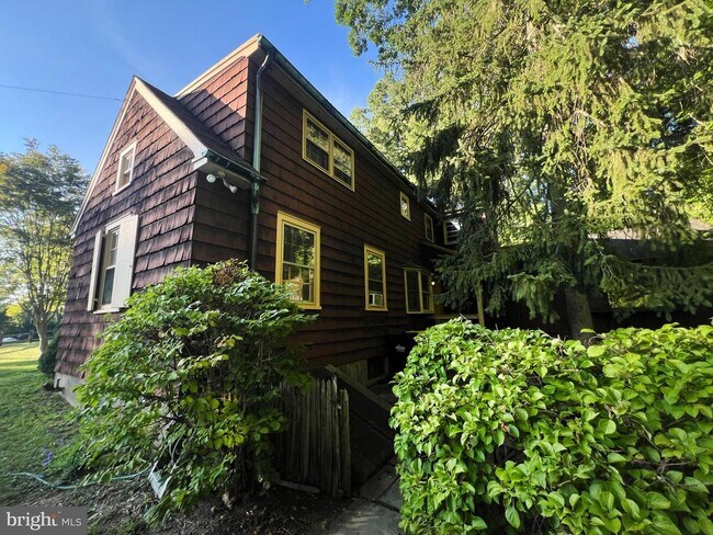 Building Photo - 51 Elfman Dr