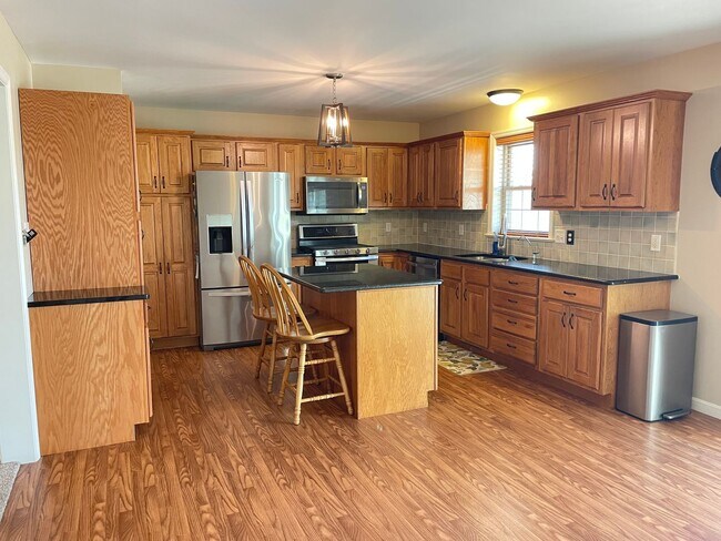Building Photo - Beautiful Luxury Townhome in Lancaster