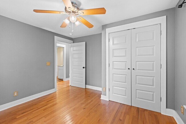 Building Photo - Beautiful home located in the heart of Fayetteville