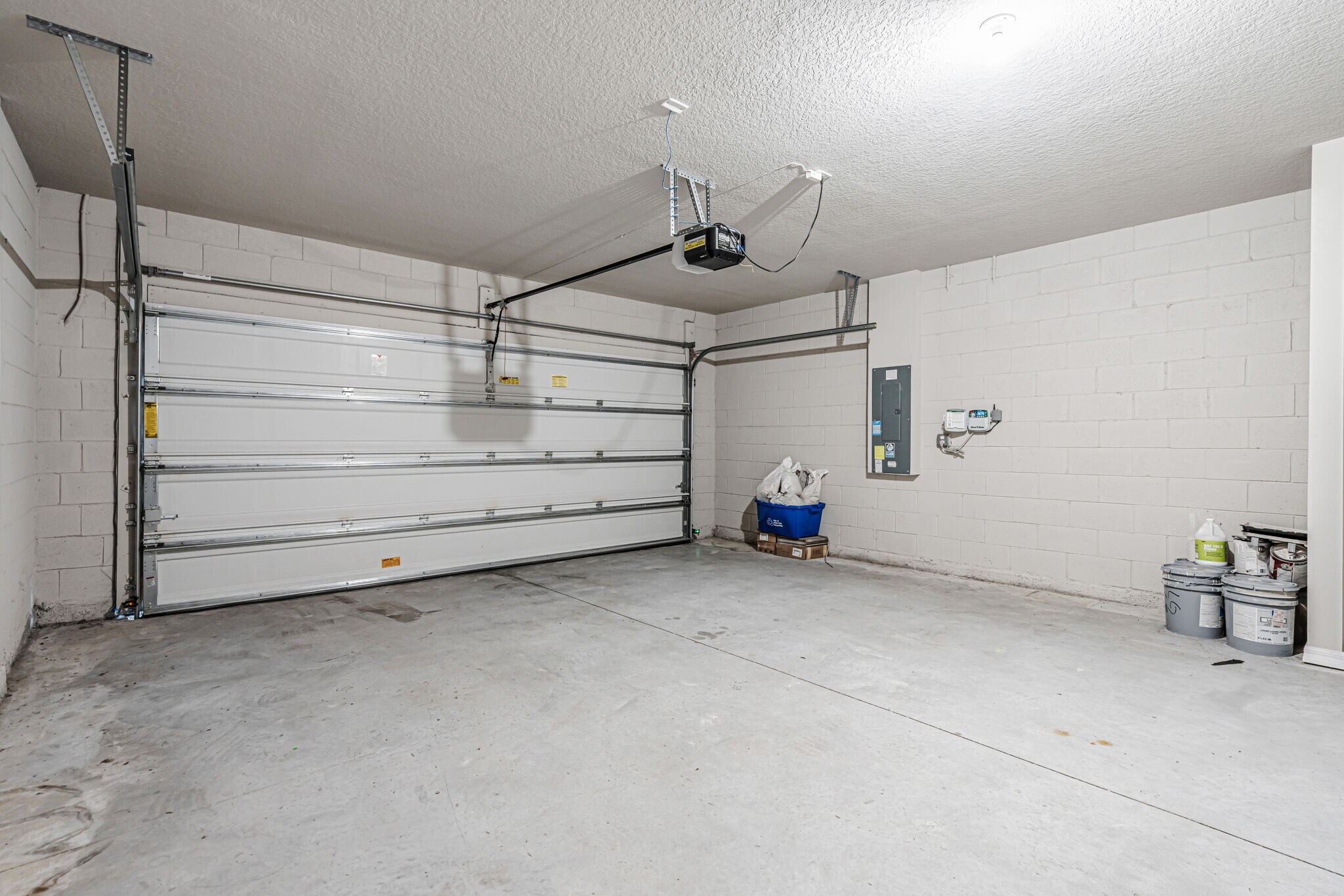 Building Photo - 3505 Bonsilva St