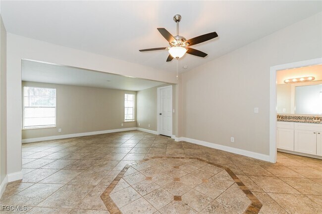 Building Photo - 818 SW 31st St