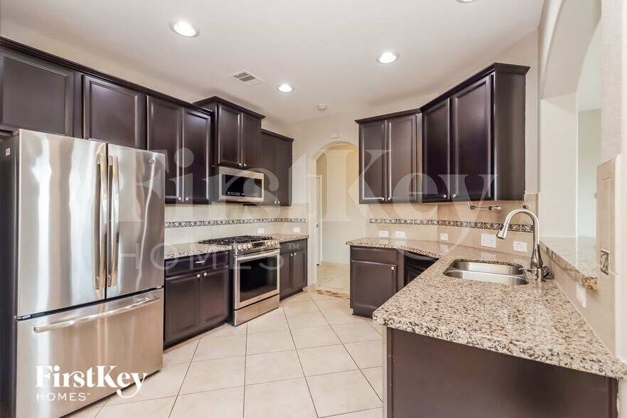 Building Photo - 5906 Watford Bend