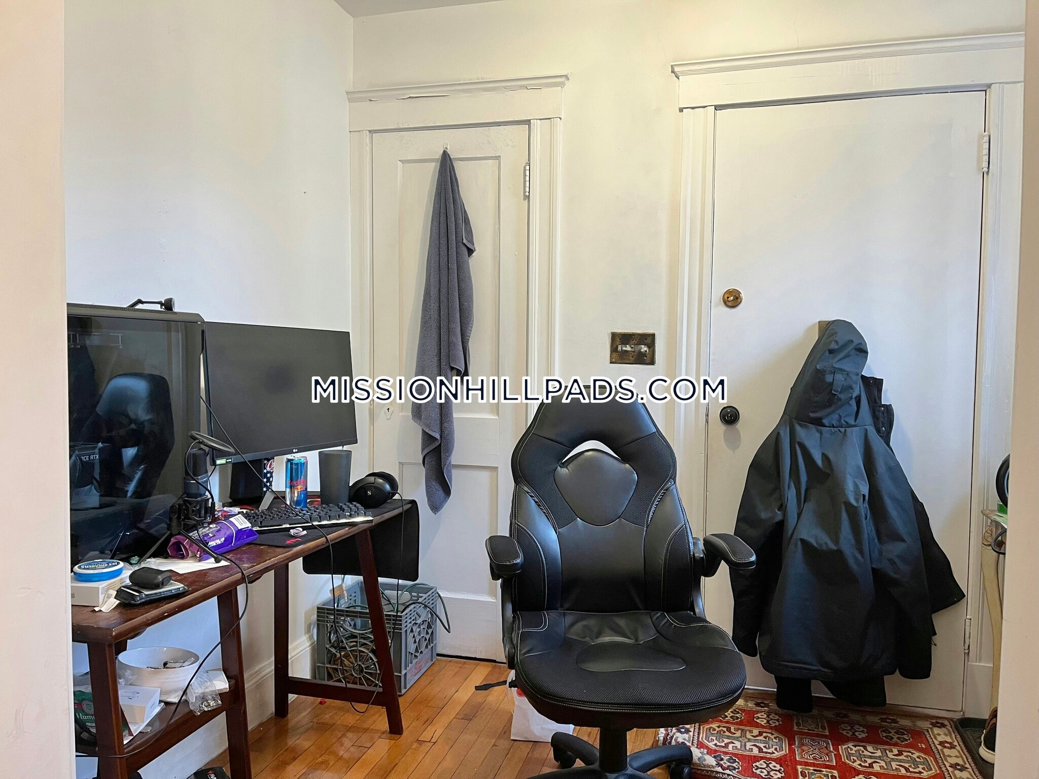 Building Photo - 2 Mission St