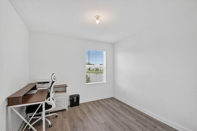 Building Photo - 6933 Harbours Edge Ave