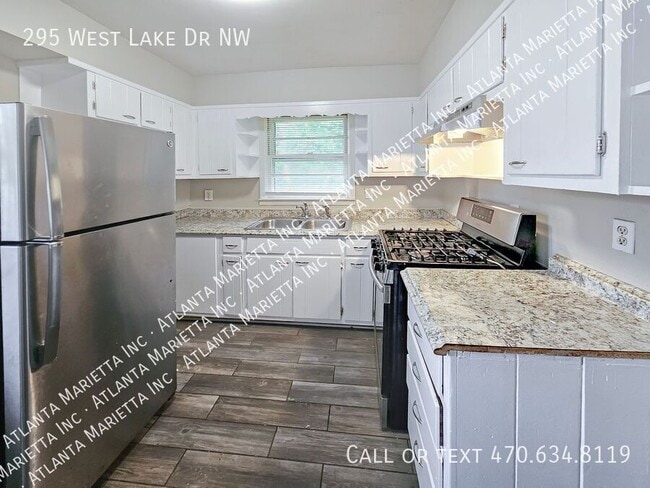 Building Photo - 295 W Lake Dr NW