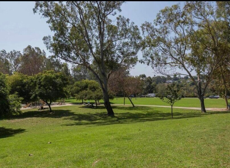 Building Photo - 3312 Caminito Eastbluff