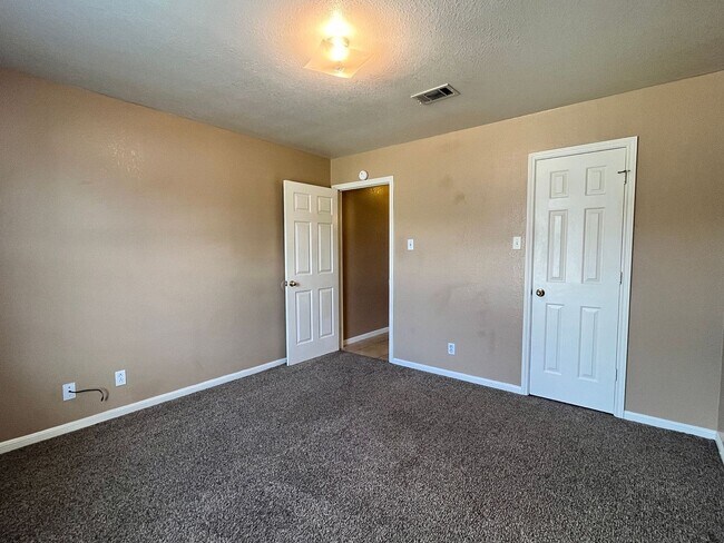 Building Photo - SECTION 8/HUD ACCEPTED - COMING SOON!