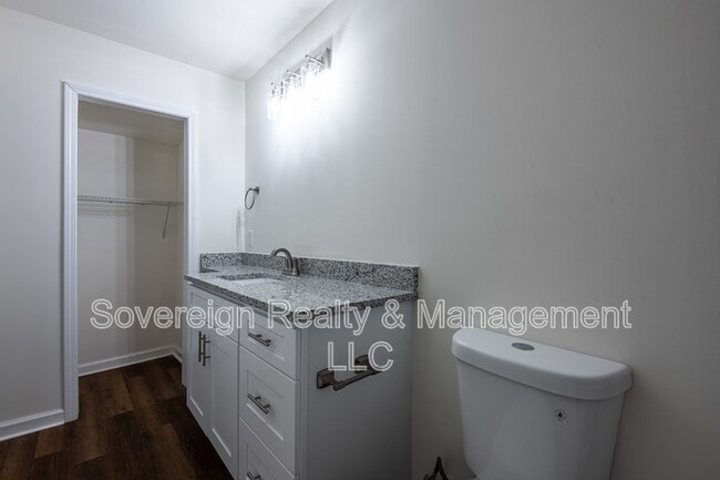 Building Photo - 450 Paines Ave NW