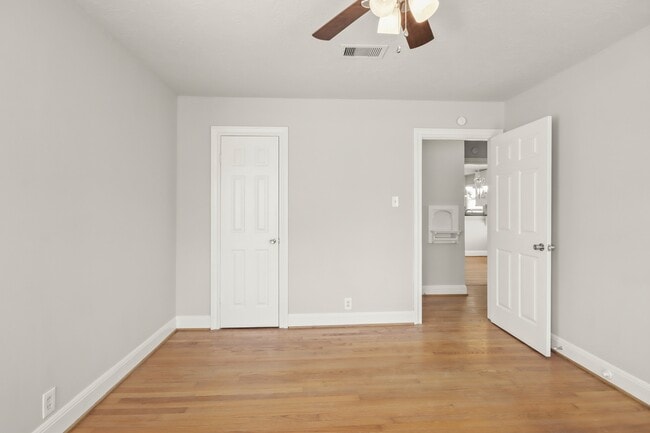 Building Photo - 927 Walling St