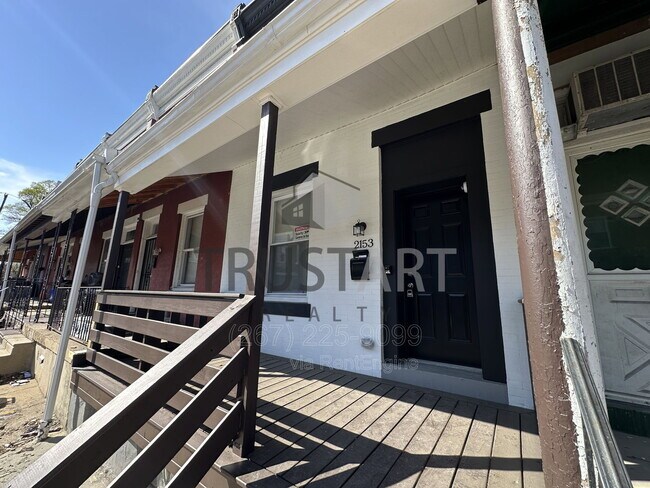 Building Photo - 2153 W Grange Ave