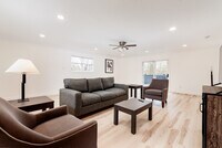 Building Photo - 260 Aubuchon St
