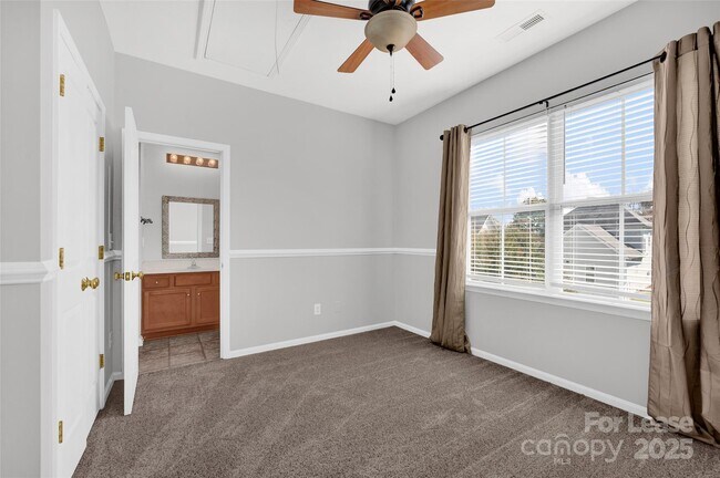 Building Photo - 104 Kensington St