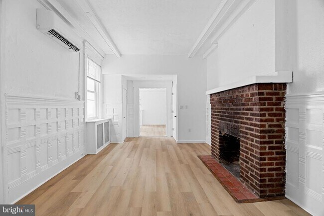 Building Photo - 1225 Spruce St