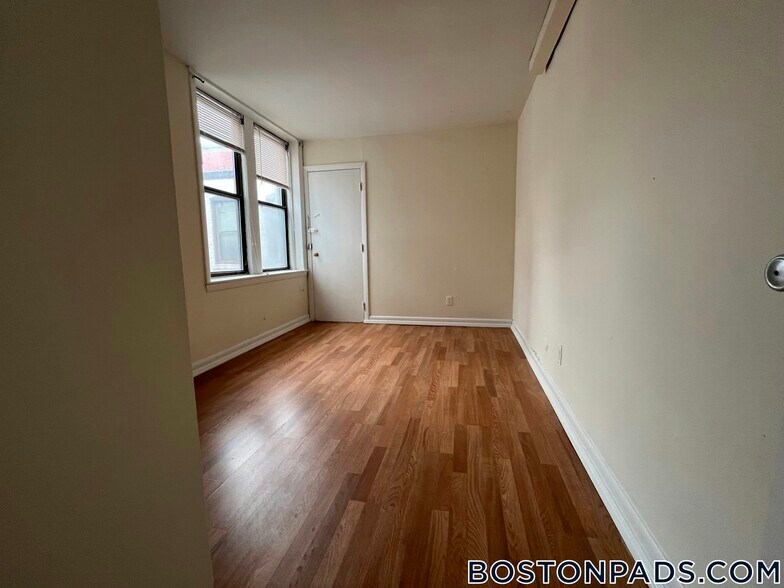 Building Photo - 1133 Commonwealth Ave