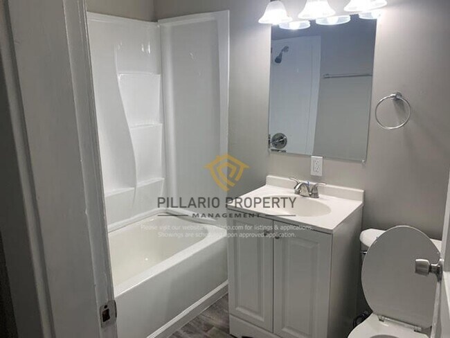 Building Photo - 3 Bedroom / 1.5 Bath New Remodel in Anderson!